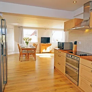  Apartment Spacious Rugby Field With Off-street Parking And Ev Fast Point For Electric Cars